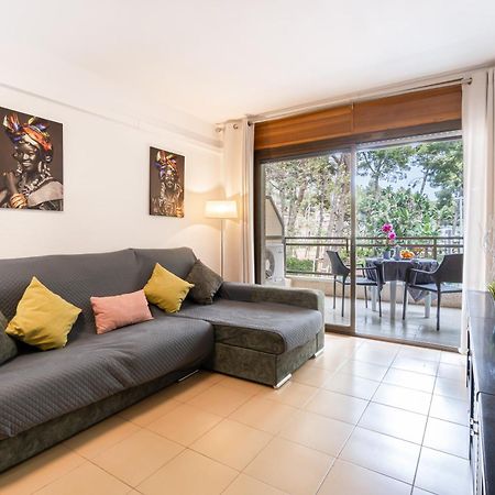 TuristMar - Amplio Apartamento en Salou con piscina, a 2 minutos de la Playa Exterior foto
