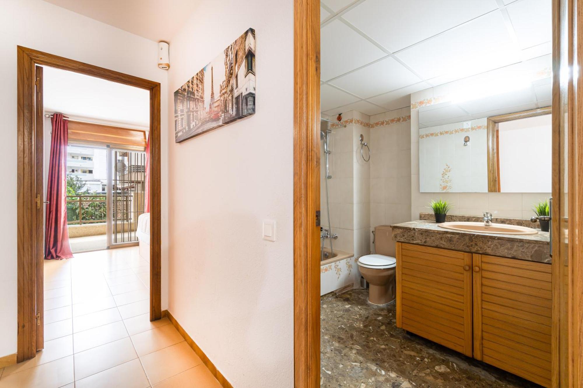 TuristMar - Amplio Apartamento en Salou con piscina, a 2 minutos de la Playa Exterior foto