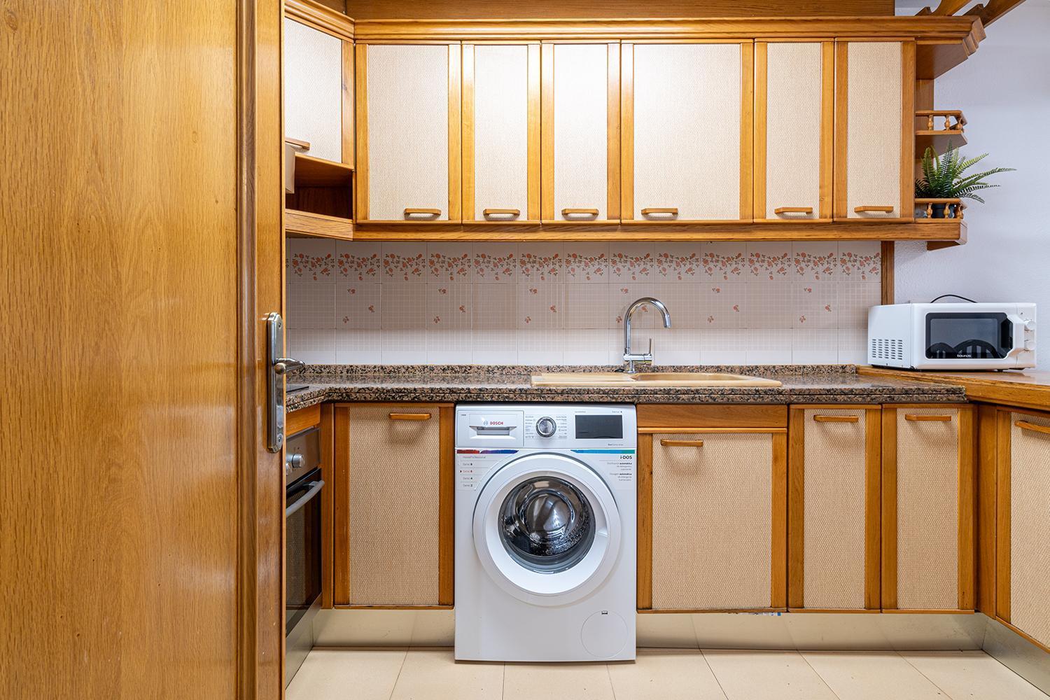 TuristMar - Amplio Apartamento en Salou con piscina, a 2 minutos de la Playa Exterior foto