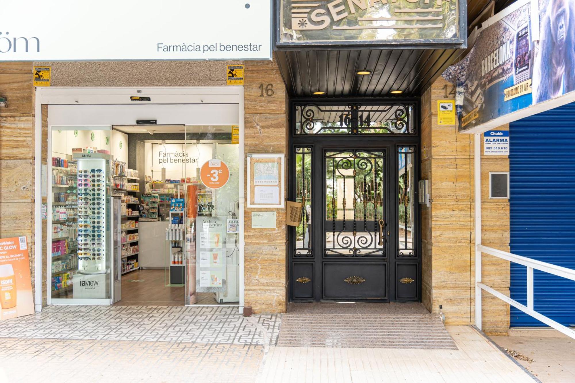 TuristMar - Amplio Apartamento en Salou con piscina, a 2 minutos de la Playa Exterior foto