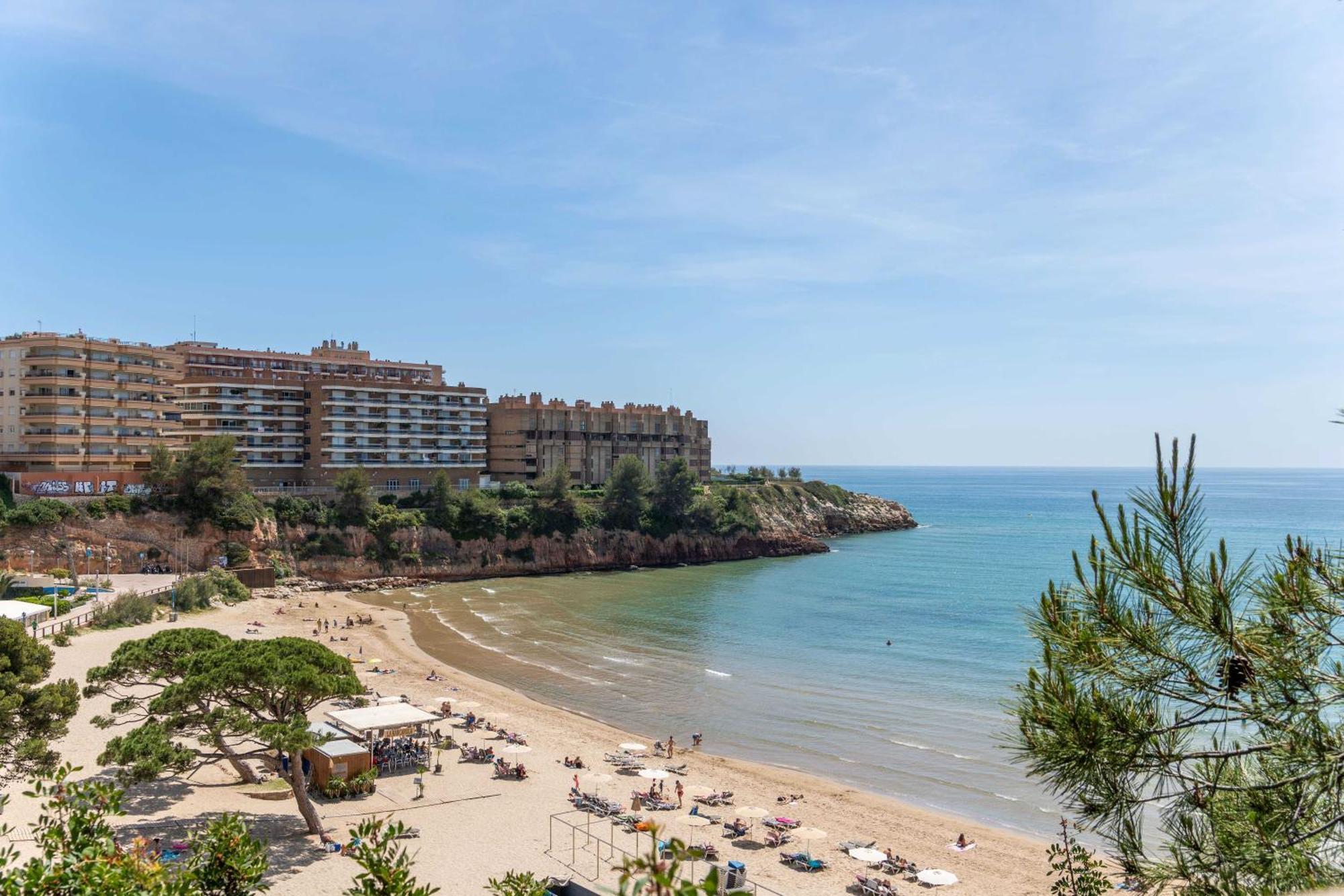 TuristMar - Amplio Apartamento en Salou con piscina, a 2 minutos de la Playa Exterior foto