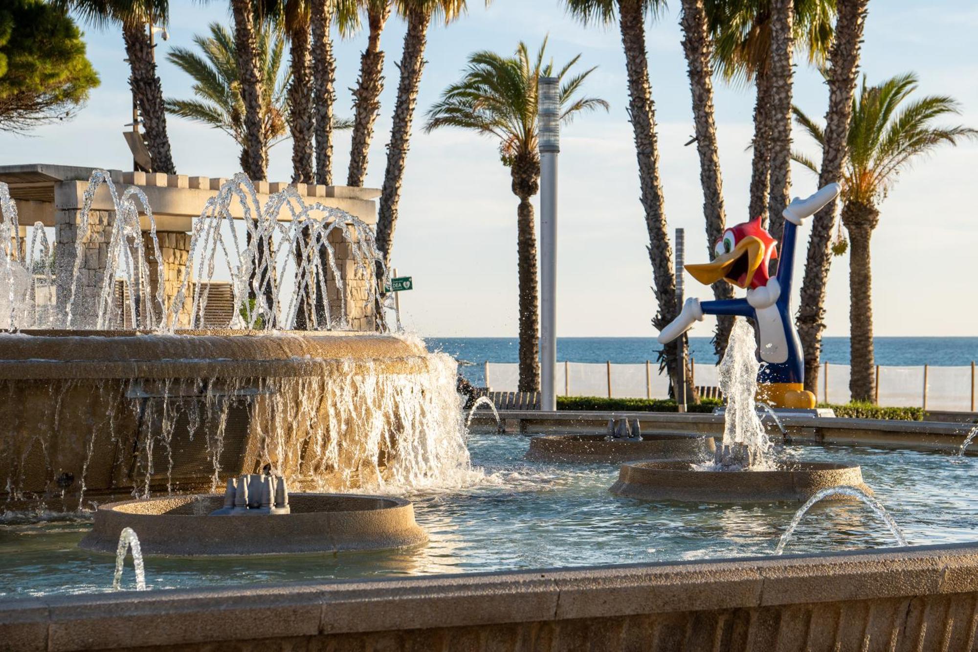 TuristMar - Amplio Apartamento en Salou con piscina, a 2 minutos de la Playa Exterior foto